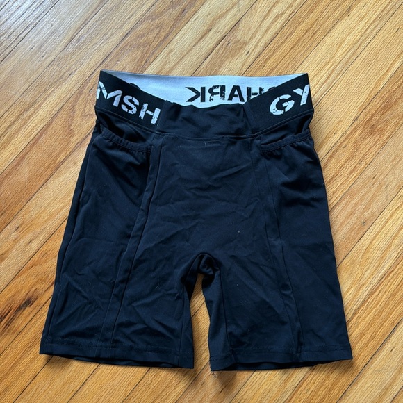 Gymshark Legacy Shorts - Picture 2 of 3